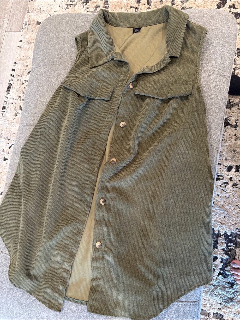 SHEIN Olive Green Corduroy Sleeveless Button-Down Vest